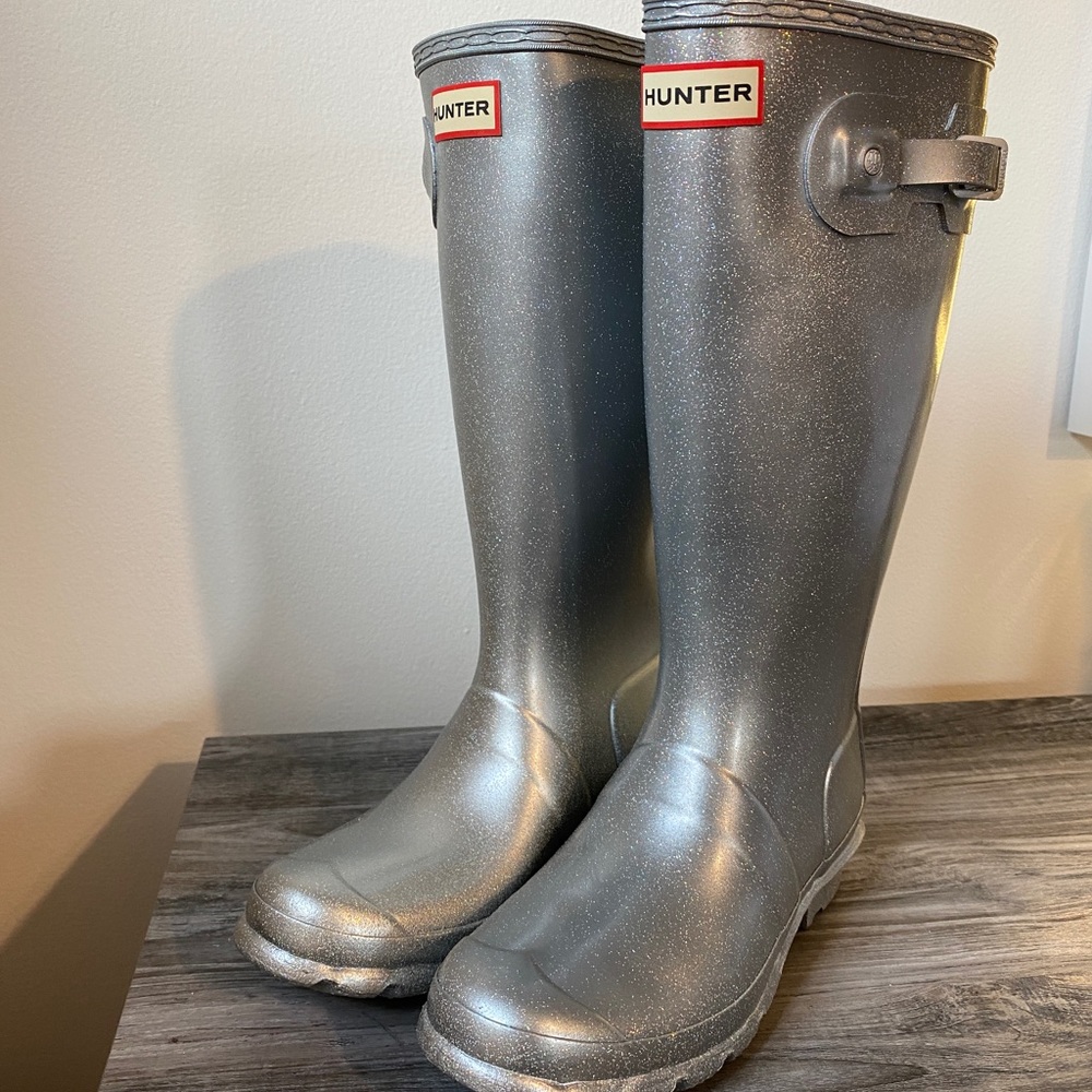 Hunter Boots, Big Girls size 4, new in box. Opened but never worn.